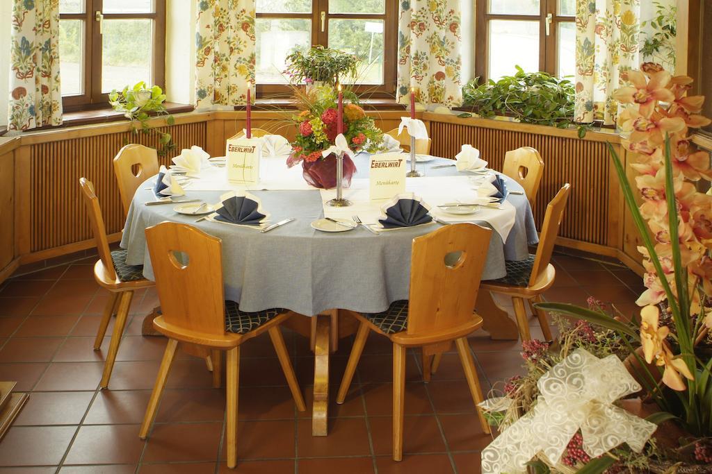 Hotel - Restaurant Eberlwirt Bruckberg Exteriér fotografie